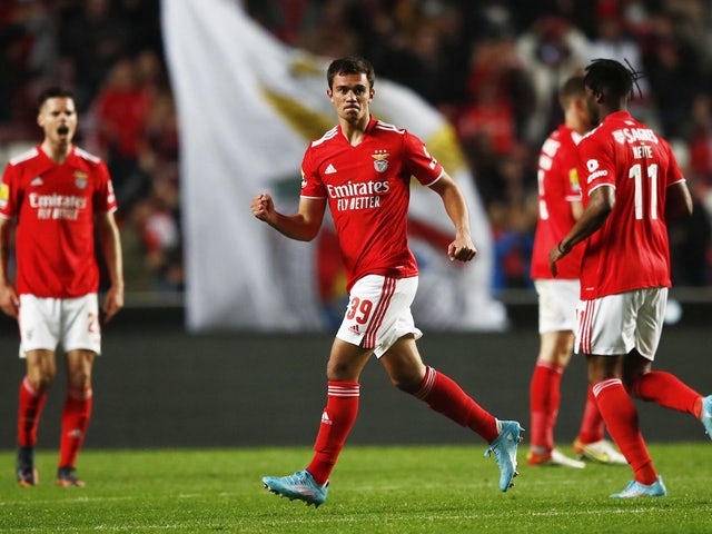 Henrique Araujo del Benfica festeggia il suo primo gol con Souahilo Meite l'11 marzo 2022