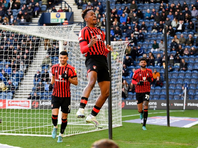 Jamal Lowe di Bournemouth festeggia il suo primo gol il 5 marzo 2022