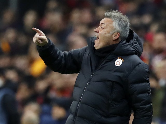 allenatore del Galatasaray Domenec Torrent reagisce il 17 marzo 2022