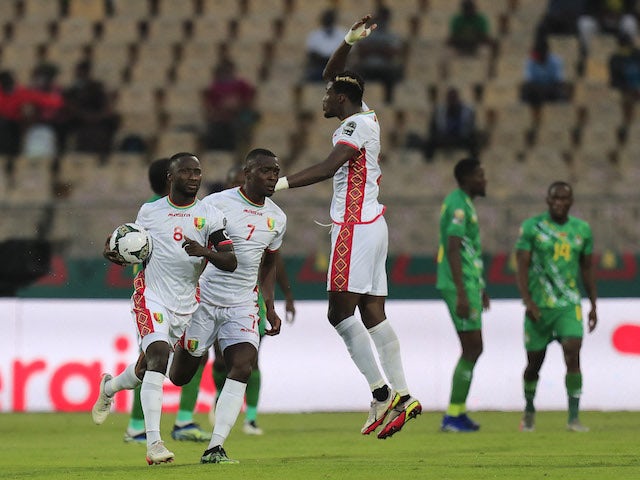 Naby Keita della Guinea festeggia il suo primo gol il 18 gennaio 2022