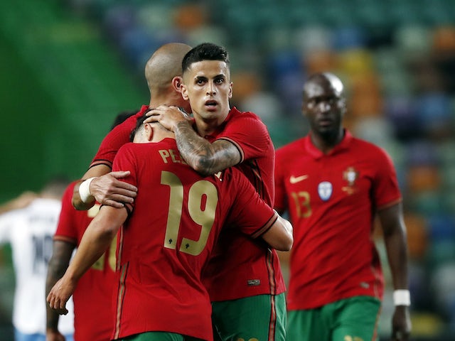 Joao Cancelo del Portogallo festeggia il gol contro Israele il 9 giugno 2021